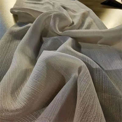 Tissu solide de mousseline de soie du polyester 85gsm de mousseline de soie argentée de fil