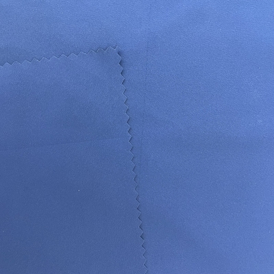 92% de polyester à 8% de spandex 30D*20D+20D